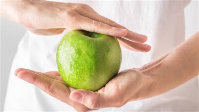 فوائد التفاح للمعدة.. تأثيرات إيجابية تجعله جزءًا أساسيًا في نظامك الغذائي