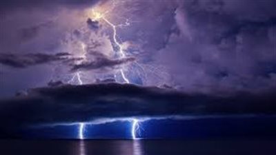 سقوط أمطار بين المتوسطة والغزيرة في الإسكندرية