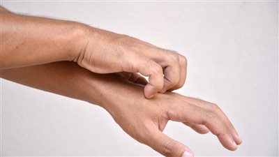 حكة الجسم المفاجئة.. أهم الوصفات للاستمتاع بحياة هادئة 
