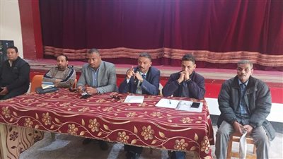 مدير عام تعليم نجع حمادي يستعرض الإجراءات والاستعدادات المتعلقة بامتحانات الترم الأول