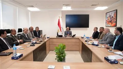 سويلم يتابع أعمال تقييم البوابات والمنشآت المائية واجراءات الصيانة والإحلال اللازمة لها