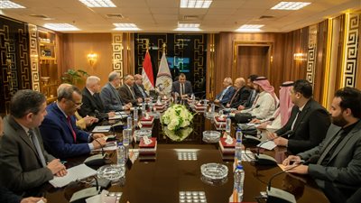 وزير الإنتاج الحربي يستقبل وفد مجموعة 