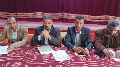 تعليمية نجع حمادي: سرعة الانتهاء من استمارات الشهادة الإعدادية