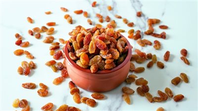 فوائد الزبيب للرجال: تعزيز الصحة واللياقة 