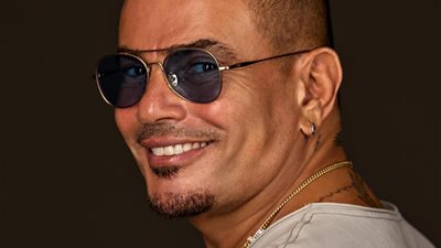 عمرو دياب يطرح 3 أغنيات جديدة من ألبوم 