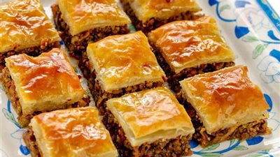 طريقة صناعة الرقاق: لمتعة النكهة اللذيذة في المنزل