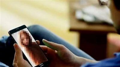 هددني بنشر صور عارية لإعطائه أموال.. ننشر أقوال طالبة ضحية ابتزاز طالب بالجيزة