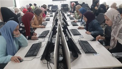 انطلاق الاختبارات الإلكترونية للفصل الدراسي الأول في 3 كليات وبرنامج اللغة الإنجليزية بجامعة المنوفية الأهلية