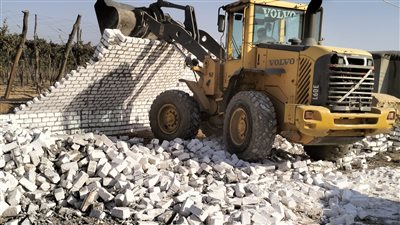 محافظ المنوفية يتابع جهود إزالة التعديات على الأراضي الزراعية