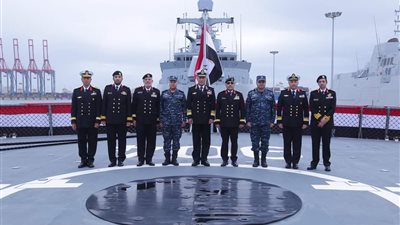 قائد القوات البحرية المصرية يلتقي آمر القوة البحرية الكويتي