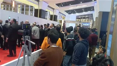 توافد عدد كبير من الجمهور على شباك تذاكر فيلم 