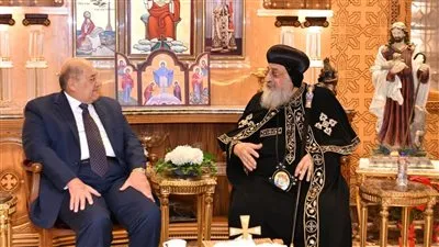 رئيس مجلس الشيوخ يهنئ البابا تواضروس بعيد الميلاد المجيد