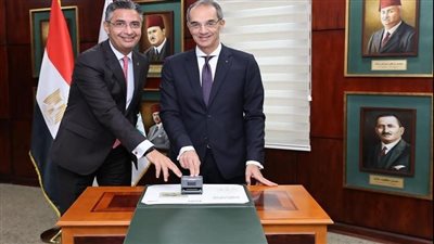 وزير الاتصالات يشهد إطلاق خدمتي 