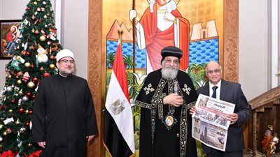 وزير الأوقاف يهنىء البابا تواضروس بعيد الميلاد 