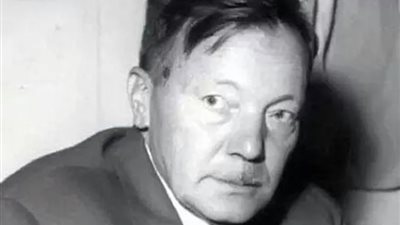 لُقب بفنان الشعب وطارده الملك فاروق مرتين مالاتعرفه عن بيرم التونسي في ذكرى وفاته