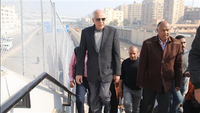 محافظة الجيزة تواصل خطتها برفع كفاءة المناطق المحيطة بمحطة قطارات الصعيد ببشتيل 