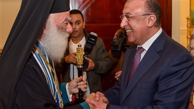 محافظ الإسكندرية يشارك الروم الأرثوذكس اليونانيين احتفالات عيد الغطاس 