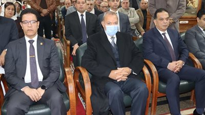 محافظ القليوبية يشهد قداس عيد الميلاد المجيد بكنيسة السيدة العذراء ببنها