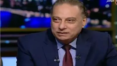  أستاذ علوم سياسية يكشف تفاصيل زيارة 