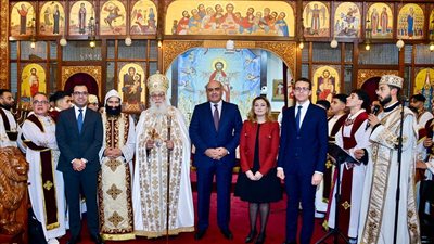 اسقف هولندا يترأس قداس عيد الميلاد المجيد بكاتدارئية السيدة العذراء بامستردام 