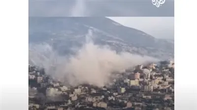 شاهد| الاحتلال الإسرائيلي يلقي قنابل فسفورية على مدينة الخيام جنوبي لبنان