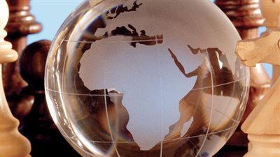 استكشاف أسئلة العقلانية والسلطة.. رحلة في عالم العلوم السياسية