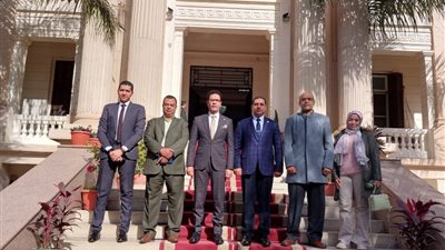 رئيس جامعة بنها يستقبل فريق مبادرة تميز المعلم الممولة من الوكالة الأمريكية للتنمية الدولية