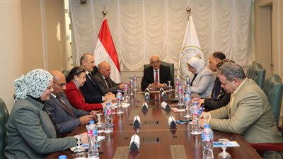 وزير التعليم يعقد اجتماعا تحضيريا مع نقيب المعلمين لإطلاق وثيقة معايير المعلم 