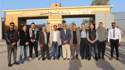 وفد النقابة العامة للمهندسين يصل معبر رفح لتسليم شاحنات إغاثة لغزة