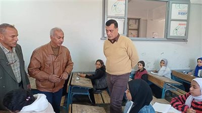 تكريم مديرين وإحالة آخرين للتحقيق في جولة بإدارتي فرشوط وأبو تشت