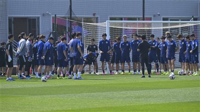 المنتخب الياباني يستأنف مرانه استعدادًا لبطولة كأس آسيا.. وموقف كوبو وميتوما بعد العودة من الإصابة