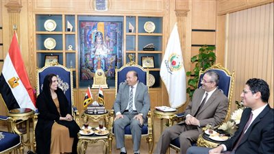 سفيرة دولة الإمارات العربية المتحدة تزور جامعة المنصورة 