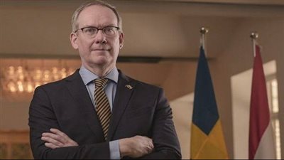 سفير السويد بالقاهرة يقدم مساعدات عاجلة من بلاده للفلسطينيين في قطاع غزة