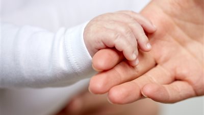 اكتئاب ما بعد الولادة.. استشاري يكشف عن الأعراض الشائعة