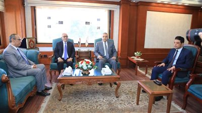 محافظ سوهاج يستقبل وزير التربية والتعليم لمتابعة انتظام سير امتحانات الثانوية العامة