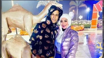 زوجة عصام صاصا تكشف سبب خلعها للحجاب