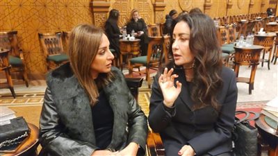 كندة علوش وأنغام أبرز الحضور في عزاء والدة لطيفة