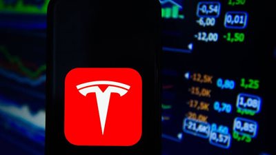 سهم تسلا يتراجع للمرة الـ 11 خلال 12 جلسة تداول.. 227.22 دولار