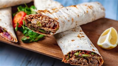 أسهل طريقة لعمل طبق الشاورما اللذيذة.. تعرف عليها