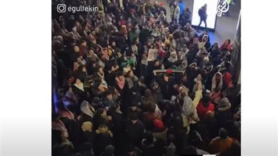 شاهد| مظاهرات في محطة برلين تطالب بوقف حرب إسرائيل على غزة