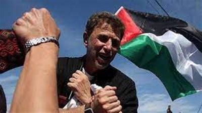 زوجة أقدم أسير فلسطيني تكشف تفاصيل صادمة وتوجه الشكر إلى مصر 