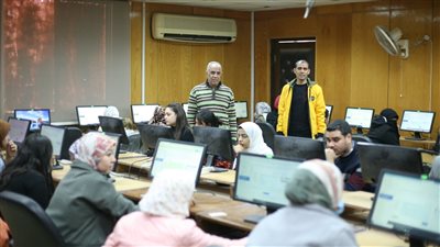 مركز التحول الرقمي بجامعة جنوب الوادي يجري اختبارات لـ126 باحثًا