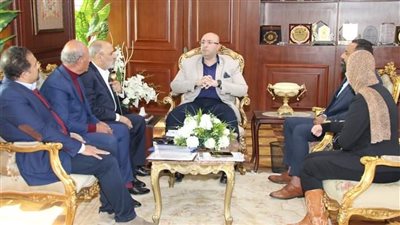 محافظ بني سويف: ملف الاستثمار في مقدمة الملفات الحيوية للدفع بعجلة التنمية