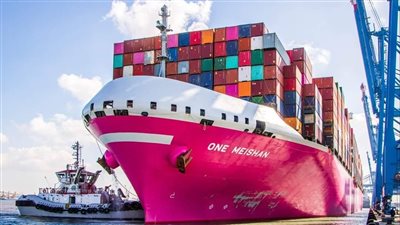 تفاصيل استقبال ميناء دمياط لأكبر غاطس لسفينة حاويات منذ افتتاحه