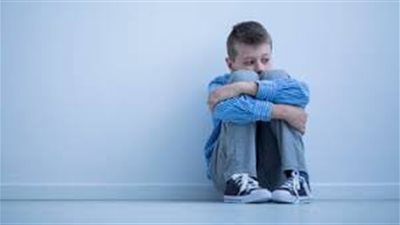 هل التقدم التكنولوجي هو السبب في زيادة التوحد بالمجتمع؟.. الخبراء يجيبون لـ 