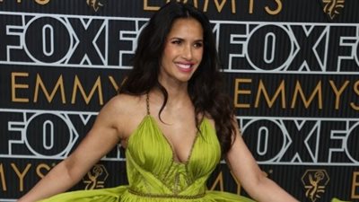 بادما لاكشمي تخطف الأنظار بأحدث ظهور لها حفل توزيع جوائز إيمي الـ 75