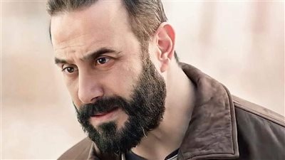 باسل الخياط وساموزين أول الحاضرين في عزاء والد قصي الخولي بدبي