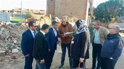 النيابة الإدارية بأسيوط تجري معاينة لموقع العقار المنهار بجزيرة العقب بمركز أبنوب