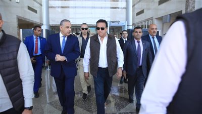 محافظ سوهاج يستقبل وزير الصحة لتفقد عدد من المستشفيات