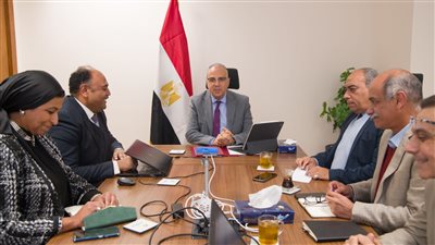 وزير الري يبحث إجراءات مراجعة وتطوير الخطة القومية للموارد المائية  حتى عام ٢٠٥٠